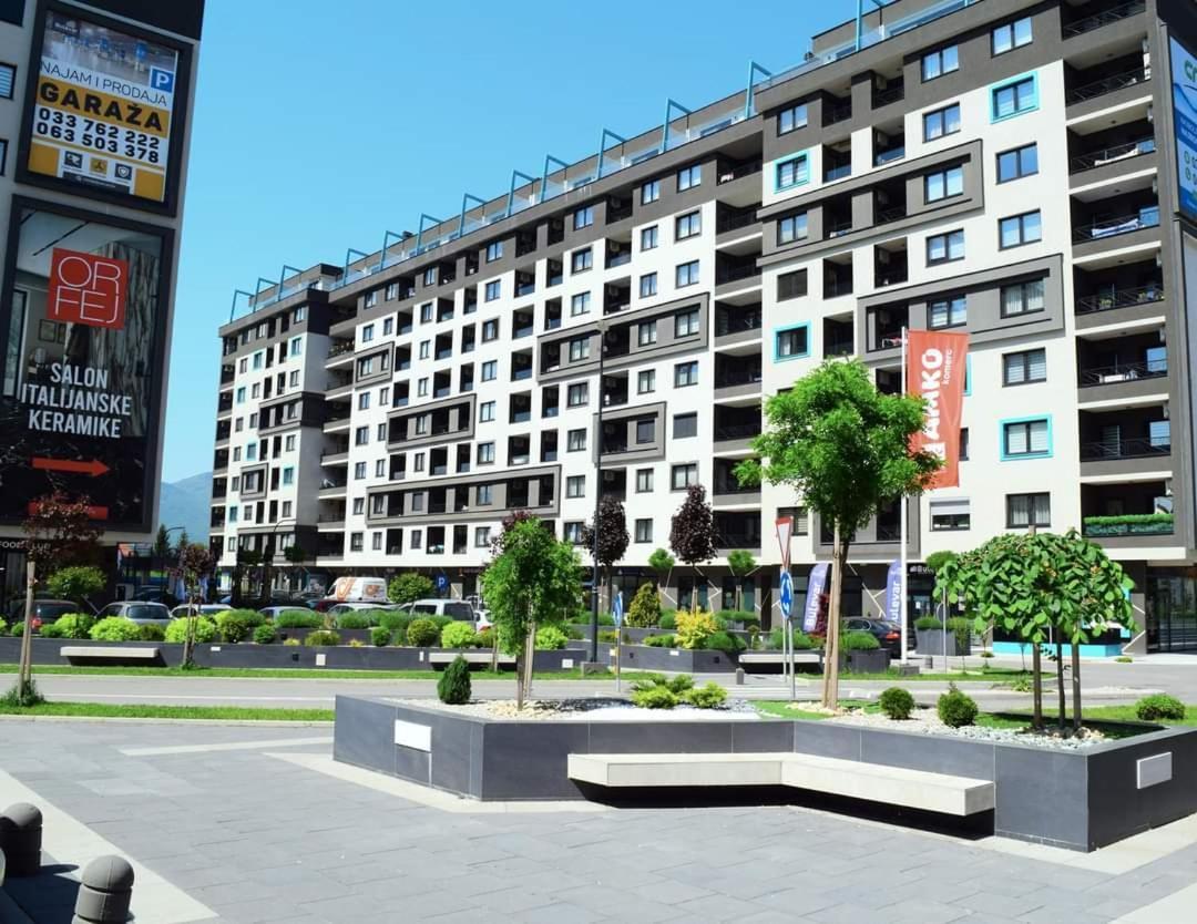 Delux Apartmani Bulevar SJJ Exterior foto